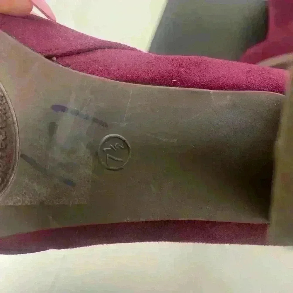 Breckelles Suede Booties Color Wine - Picture 7 of 11
